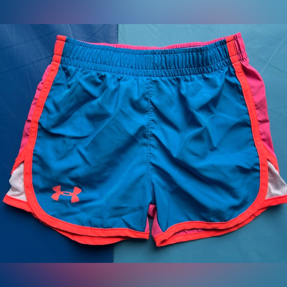 Under Armour girls Athletic Shorts size small